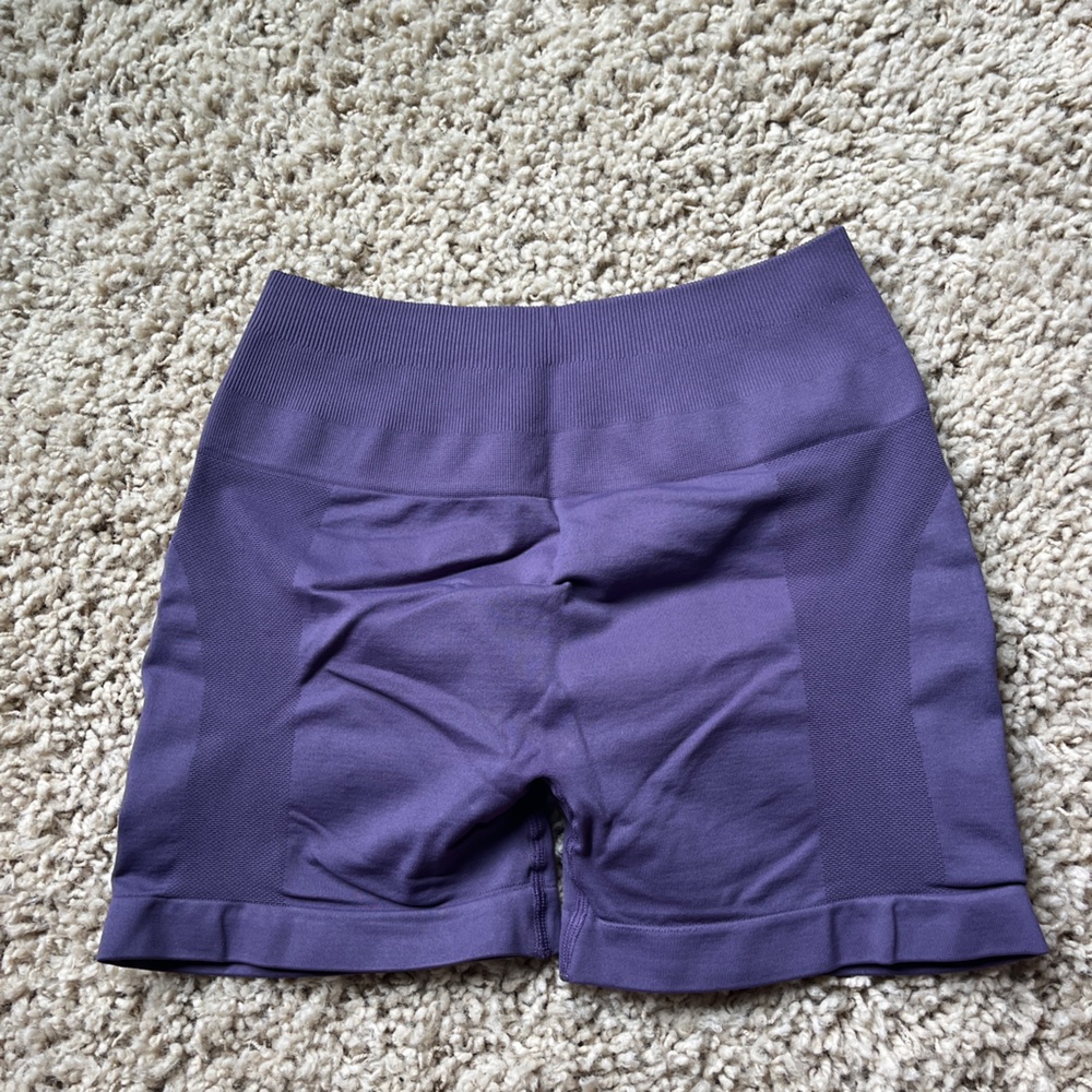 Seamless Purple Scrunch Workout Shorts